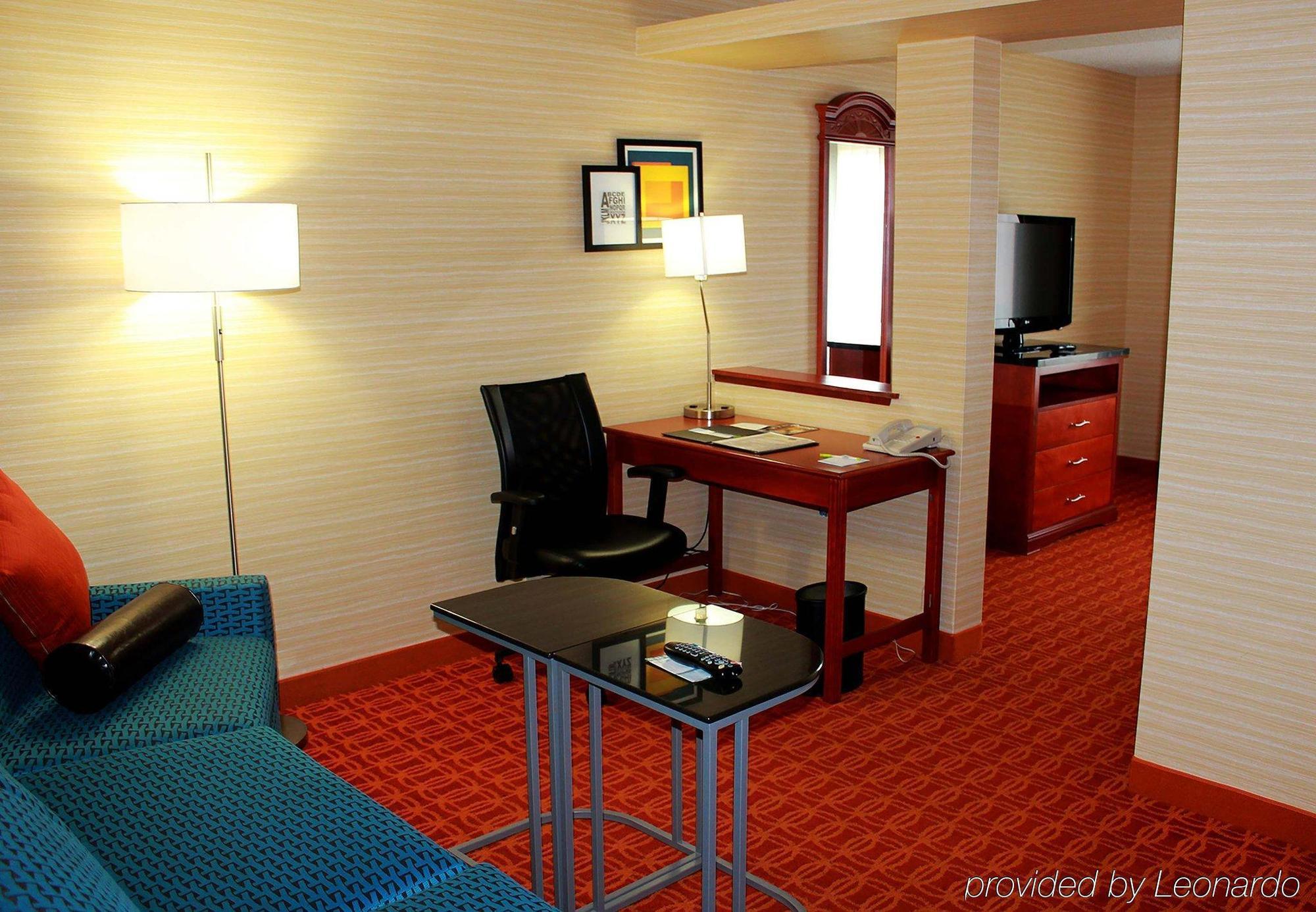 Fairfield Inn & Suites Detroit Farmington Hills Bagian luar foto