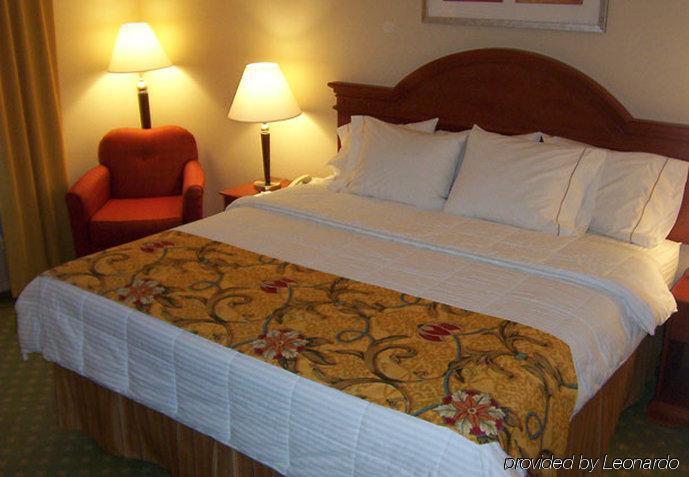 Fairfield Inn & Suites Detroit Farmington Hills Bagian luar foto