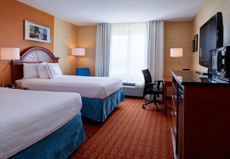 Fairfield Inn & Suites Detroit Farmington Hills Bagian luar foto